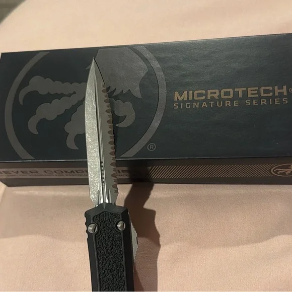Microtech Double-Edged OTF Knife - Black - Picture 4 of 5